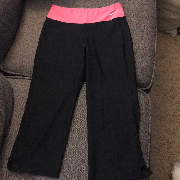 Nike Black Workout Capris - Picture 1 of 4